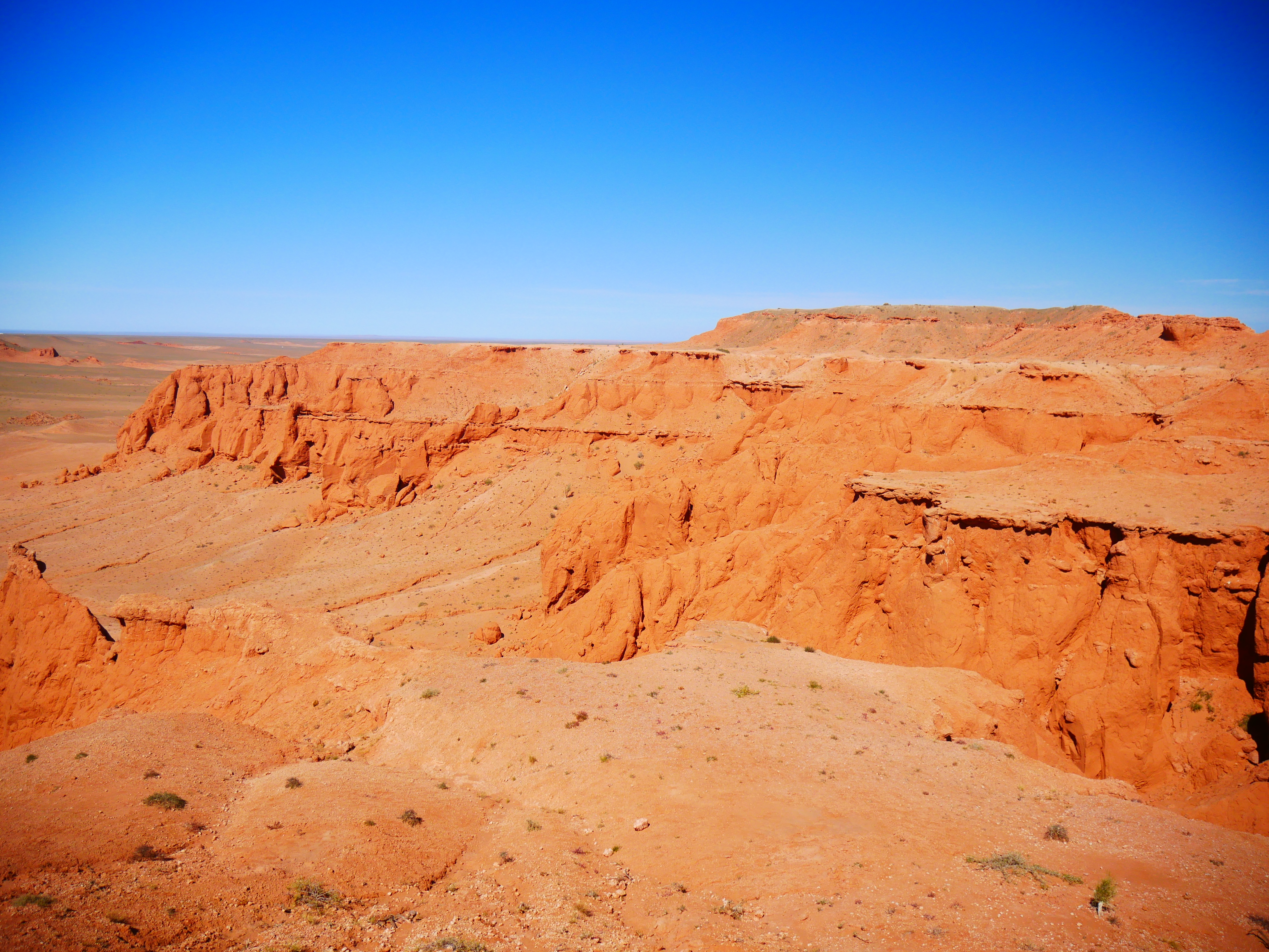 Gobi desert collective magara. Каменная симфония пустыня Гоби. Пустыня кающихся грешников каменная симфония пустыни Гоби. Глазковые Агаты пустыни Гоби. Пустыня Гоби осенью.